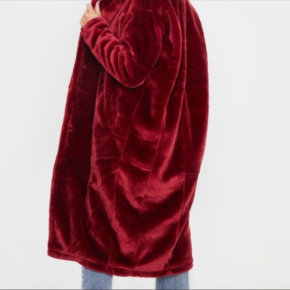 Pretty Little Thing Faux Fur Long Burgundy Coat 2 - Picture 5 of 5